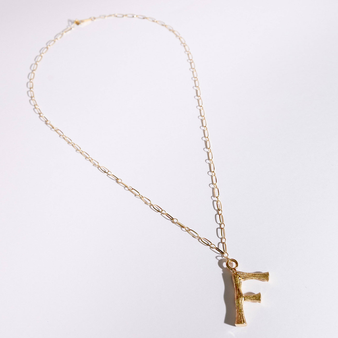 Collar letra