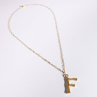 Collar letra