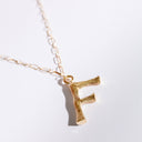 Collar letra