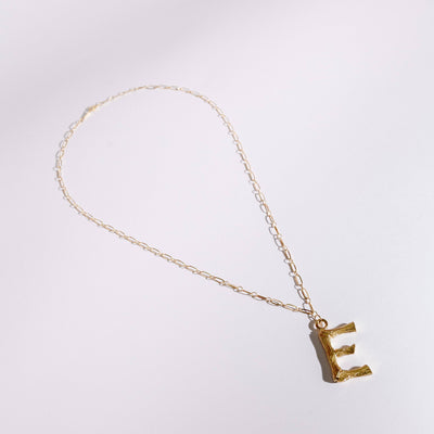 Collar letra