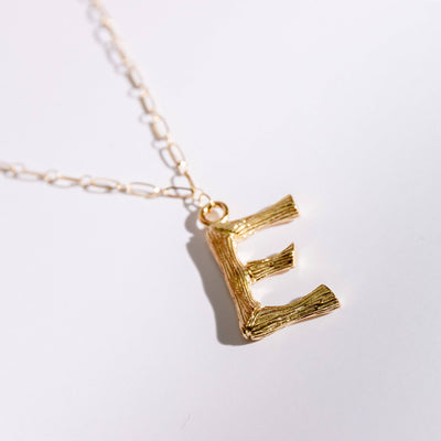 Collar letra