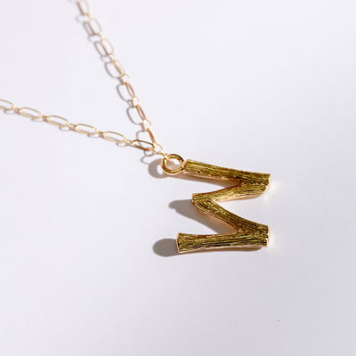 Collar letra
