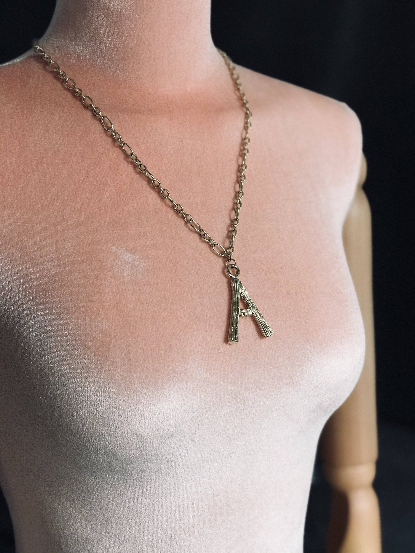 Collar letra
